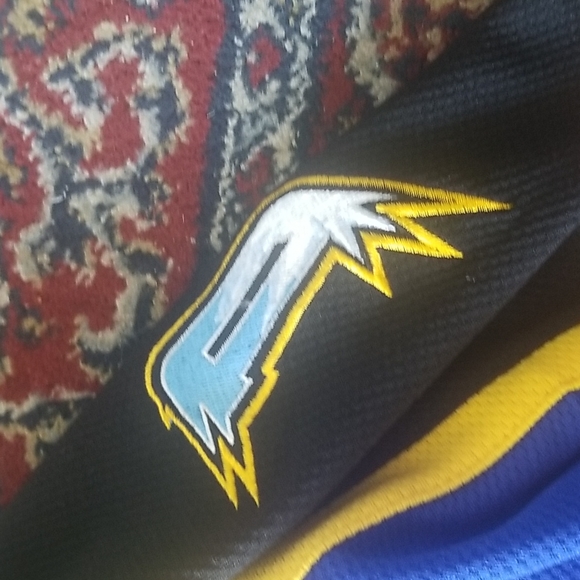 Sold Disney Donald Duck "34" Hockey Jersey - Picture 6 of 9